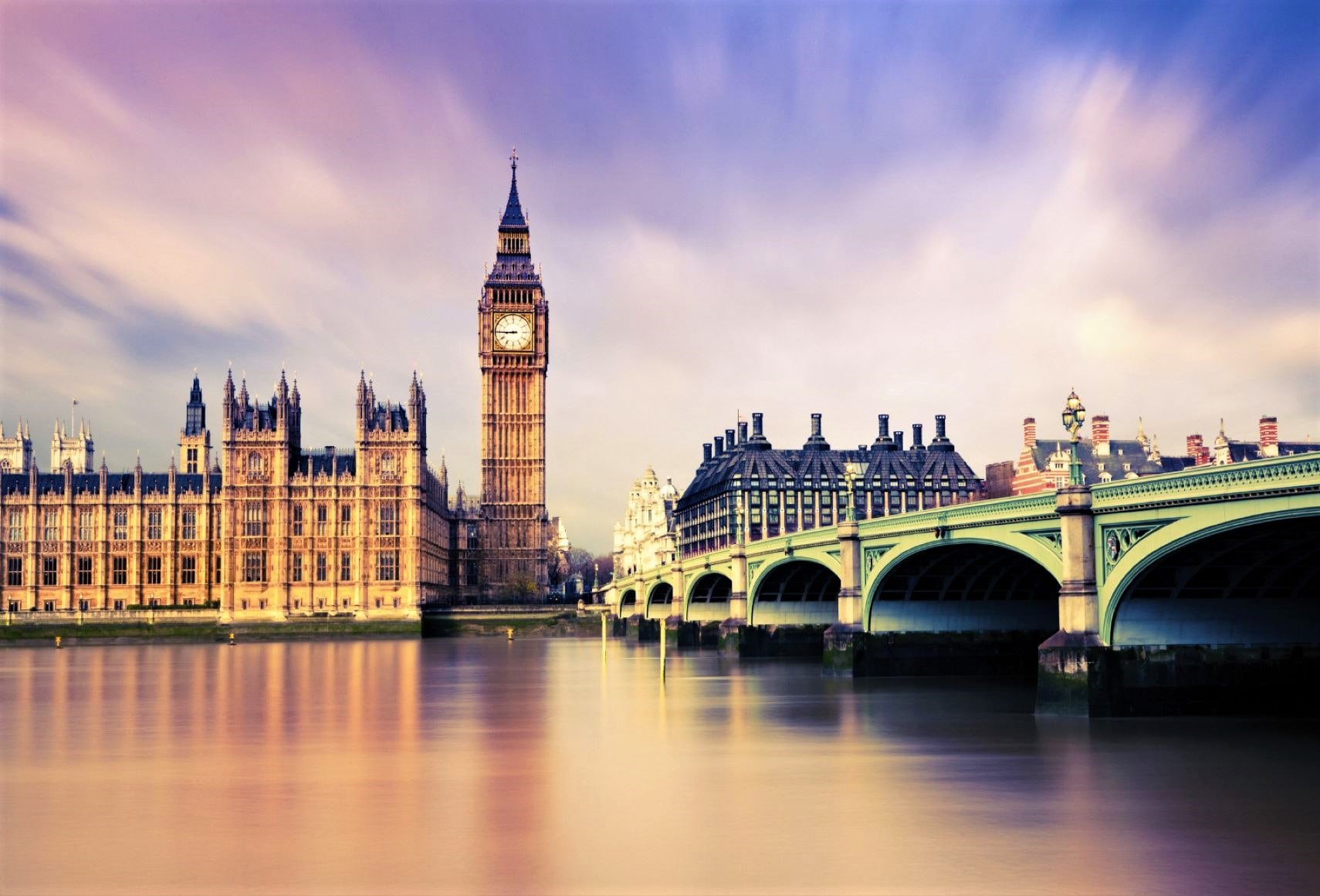 イギリスを訪れる Aircalin