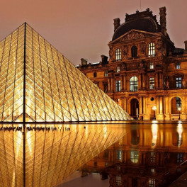 Nuit à Paris Le Louvre de Paris de nuit